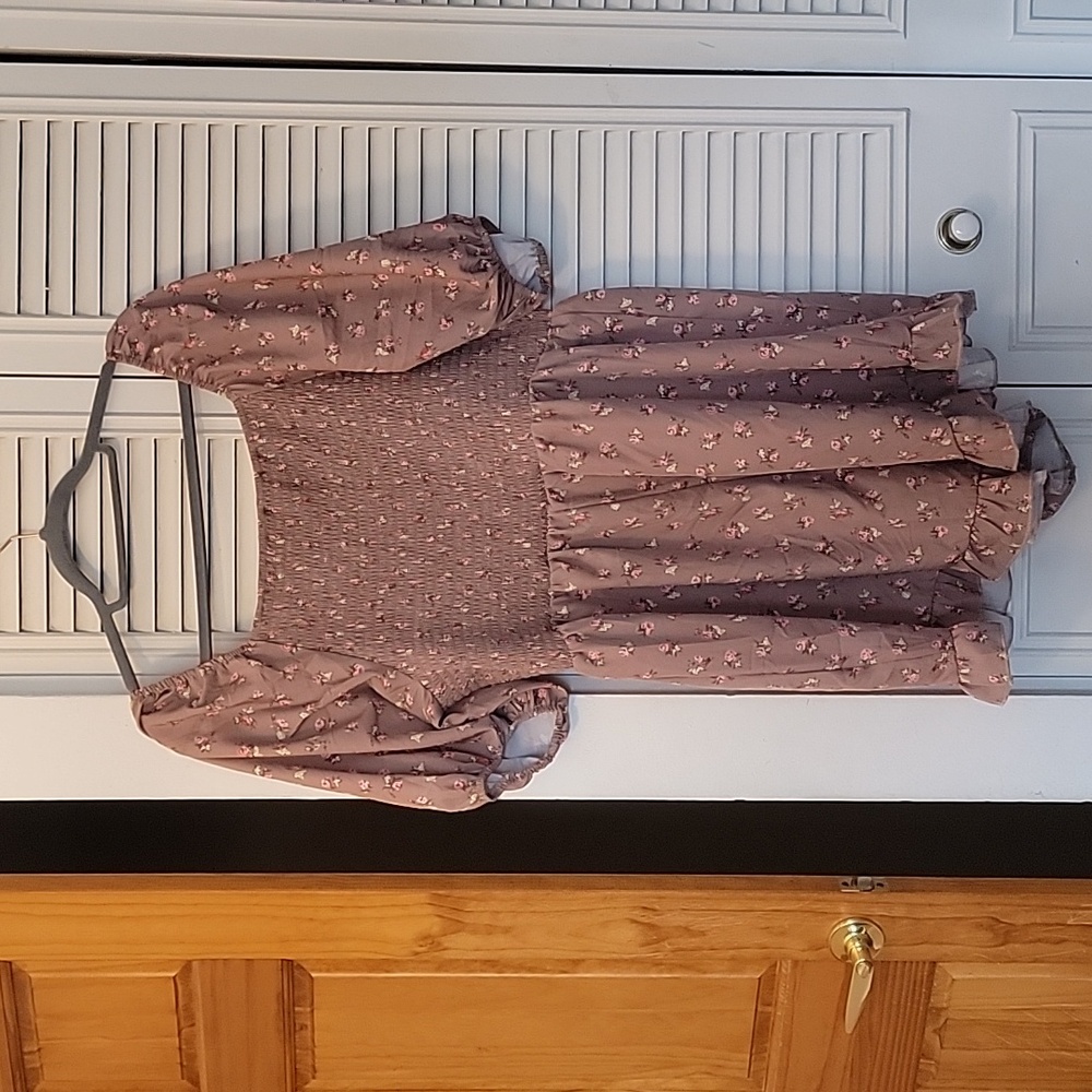 Puff Sleeve Romper - Picture 6 of 13